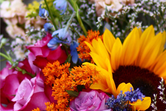 Mixed Colors- Florist Designed Presentation Bouquet
